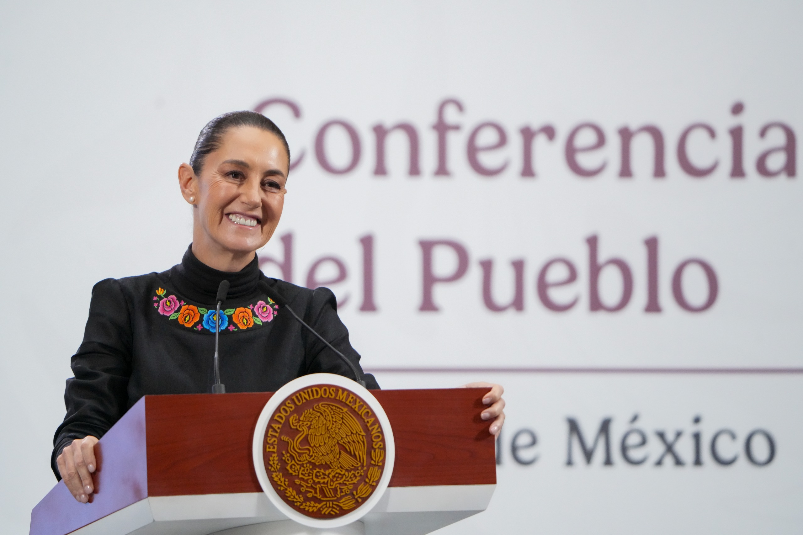 PRESIDENTA CLAUDIA SHEINBAUM LIDERA RESPUESTA ANTE HURACÁN ERICK DESDE OAXACA